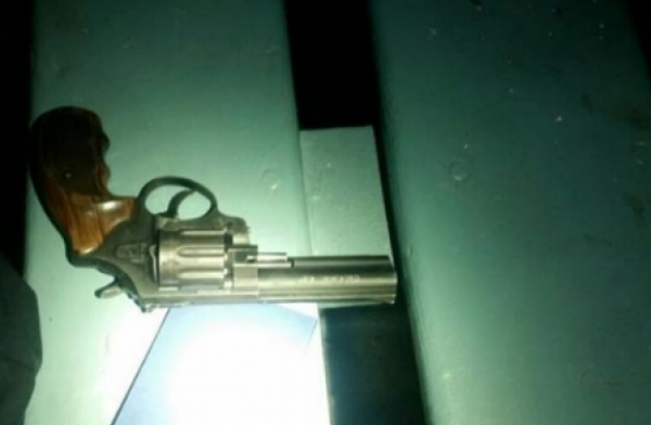 Патрульні затримали у Львові озброєного револьвером