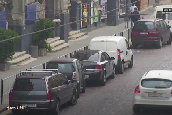 «Львівавтодор» проводить рейди для виявлення порушників правил паркування