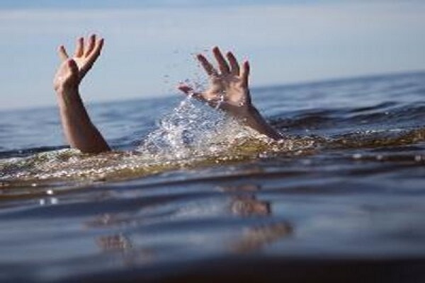 На Яворівському водосховищі врятували потопаючу дівчину