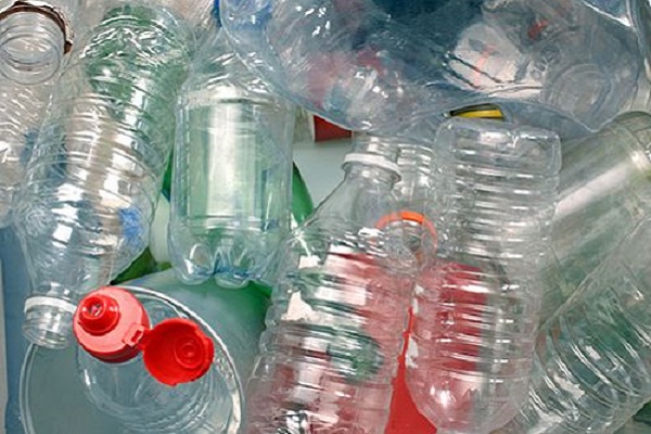 На львівському підприємстві показали, як переробляють пластикову тару (Відео)