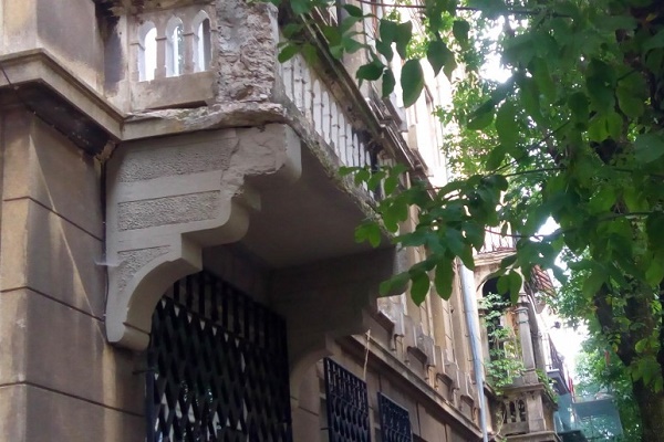Завдяки зверненню мешканців, відреставрують кілька балконів у центрі міста