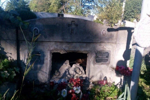 На Львівщині масово грабують родинні склепи на цвинтарях (Відео)