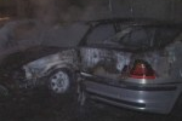 Чотири автомобілі згоріли в гаражі біля Львова