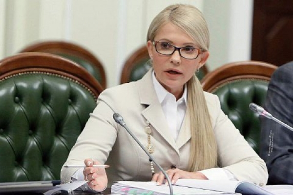 Треба якомога швидше прибирати владу, яка загнала Україну в боргову яму, – Юлія Тимошенко