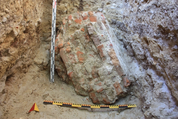 Сенсаційна знахідка: археологи знайшли фрагмент автентичного муру Високого замку під час досліджень
