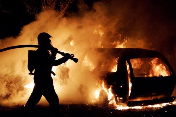 Пожежа у Моршині: автомобіль згорів разом з гаражем
