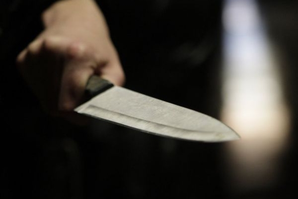 На Львівщині під час застілля чоловік отримав удар ножем в живіт