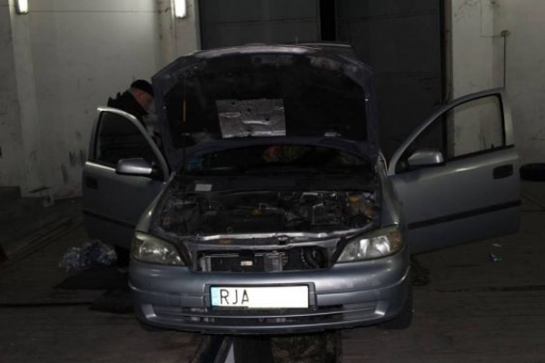 Фіскали вилучили на Львівщині дві автівки