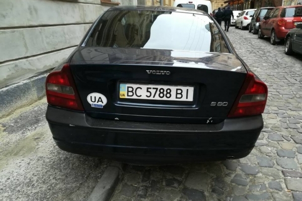 Колишня член ТВК від «Партії регіонів» попала у Львові в скандал із паркуванням