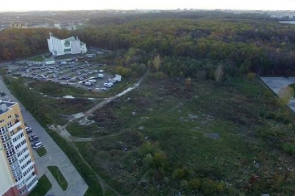 Люди Садового хочуть позбавити мешканців Сихова парковки на 300 автомобілів