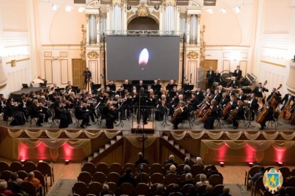 У Львівській філармонії пам’ять жертв Голодомору вшанували концертом «Жнива скорботи»