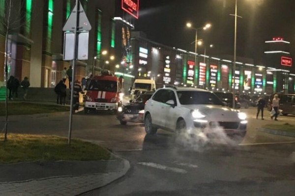 Спецслужби не знайшли вибухівку в ТРЦ у Львові