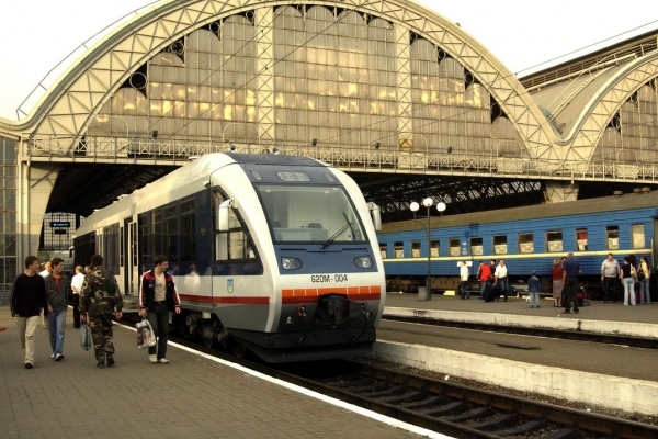 Цьогоріч на Львівській залізниці через необережність загинуло 43 людини