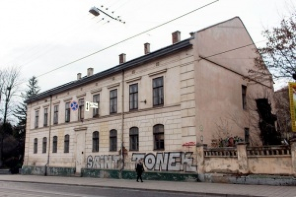 Міськраду Львова просять врятувати будівлю школи для сліпих