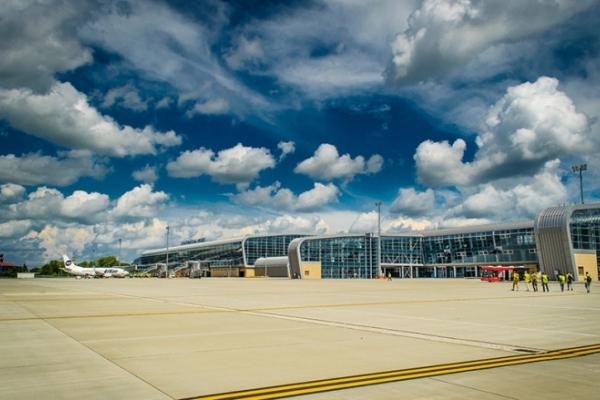 Львівський аеропорт планує відкрити рейси до Канади та США