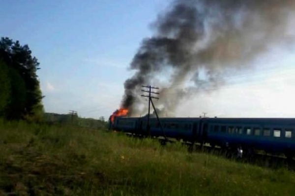 Потяг Київ-Львів-Івано-Франківськ задимівся на ходу