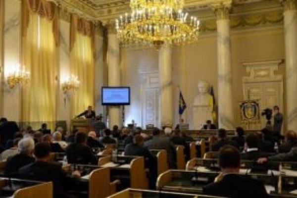 Львівські депутати вимагають скасувати для нардепів і місцевих депутатів безкоштовний проїзд у транспорті