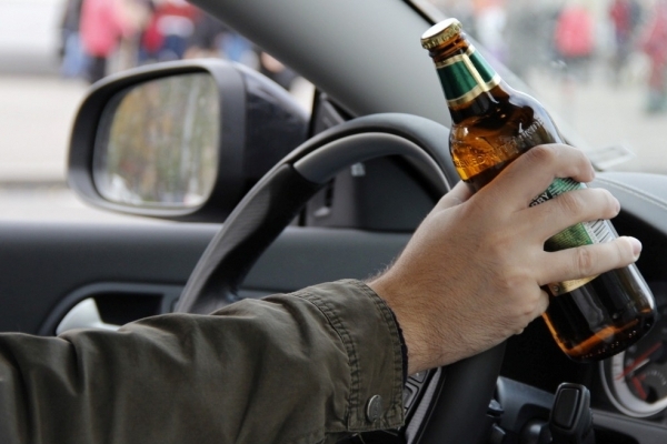 У Львові водій та пасажири автомобіля отримали постанови за розпивання алкоголю