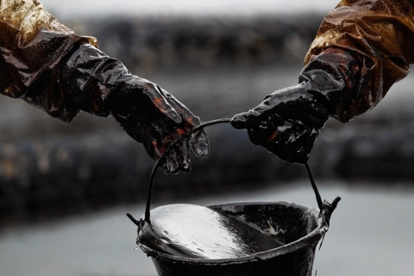 На Львівщині група осіб «присмокталася» до нафтопроводу і викрала десятки тон чорного золота