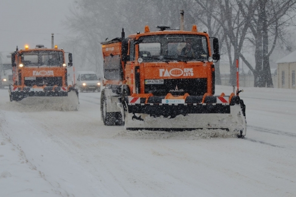 Львів’ян просять паркуватись так, щоб не заважати снігоприбиральній техніці