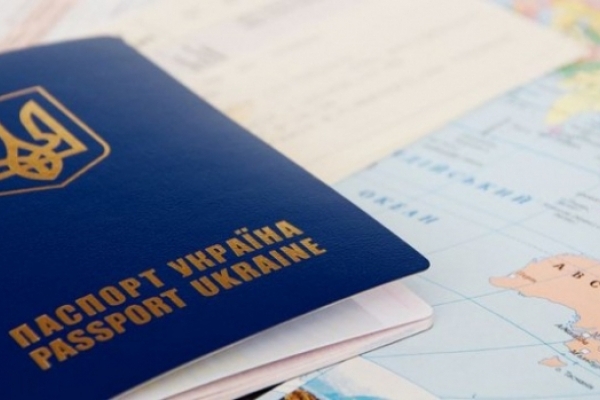 У ЦНАПах Львова скасували «живу» чергу для оформлення закордонних паспортів