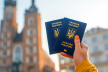 Кабмін заборонив пересилати за кордон паспорти чоловікам
