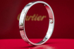 На Львівщині митники зупинили бус набитий коштовностями Cartier