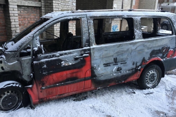 Директору Червоноградського ринку спалили автомобіль