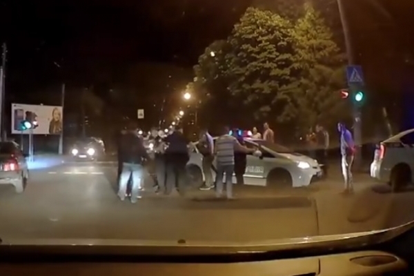Вночі у Львові стався масовий конфлікт між групою молодиків і поліцейськими