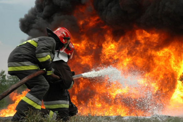 Пожежа на Львівщині: ледь не згоріли мати та донька (Фото)