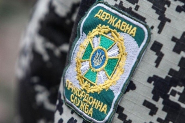 Львівські прикордонники конфіскували в українця викрадений в Італії Mercedes