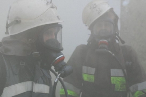 У Львові 12 рятувальників ліквідовували пожежу в будинку