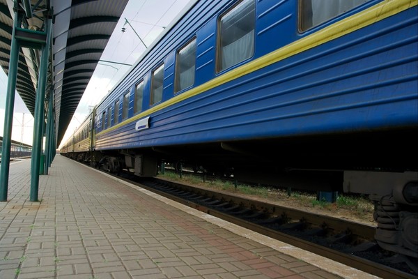 Потяг збив 10-річного хлопчика на мотоциклі на Львівщині