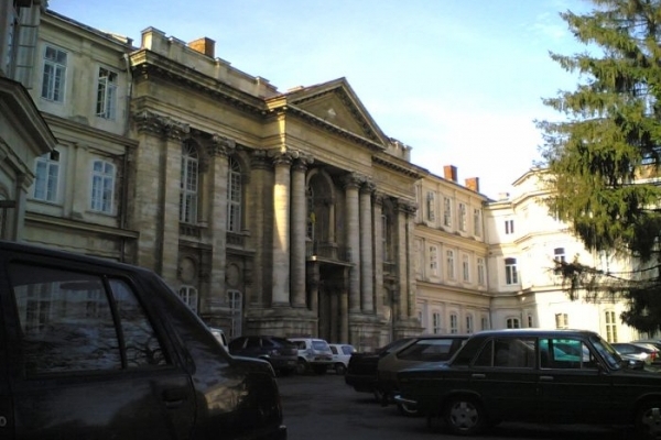 У Львові невідомий замінував лікарню і вимагає 5 тис. грн