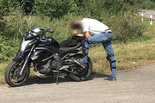 П’яний водій викраденого мотоциклу намагався відкупитися від патрульних