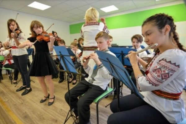 Діти навчатимуться неподалік Львова у відремонтованій музичній школі