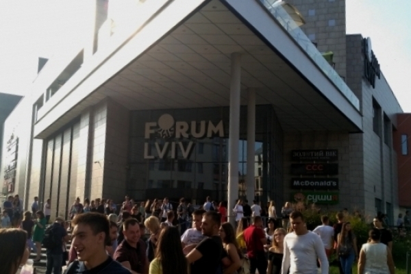 У Львові евакуювали майже п'ять тисяч людей