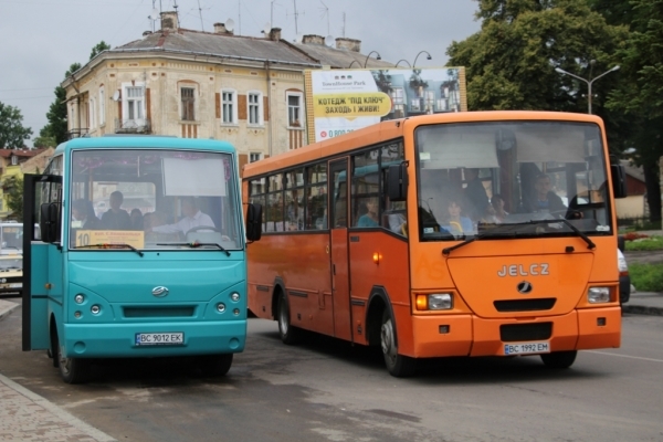 У Дрогобичі звільнили 6 водіїв, на яких поскаржилися пасажири