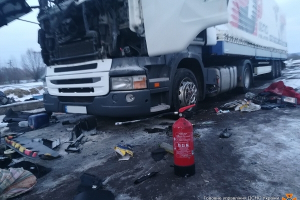На Львівщині у вантажівці спалахнув газовий балон, водій в реанімації (Фото)