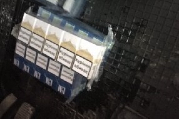 Контрабанда на кордоні: У Шегині митники знайшли в автомобілі прикарпатця 830 пачок сигарет