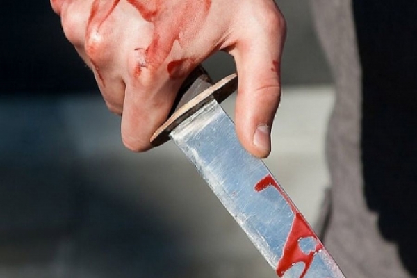 У Львові жінка встромила ножа своєму співмешканцю в живіт