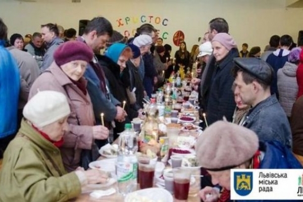 У Львові влаштують Великодній сніданок безхатченків