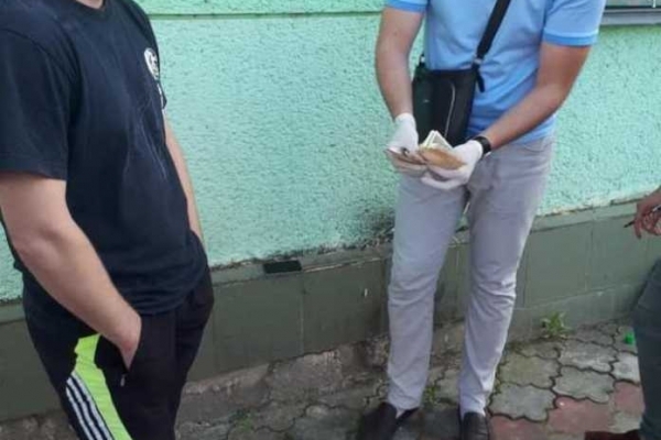 На Львівщині СБУ затримала на вимаганні очільника громадської організації (Фото)