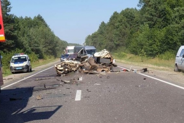 На Львівщині загинув унаслідок зіткнення водій легковика (Відео)