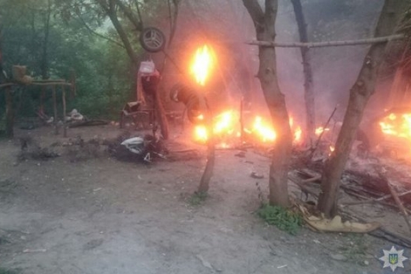 Суд пом'якшив вирок двом нападникам на ромський табір у Львові