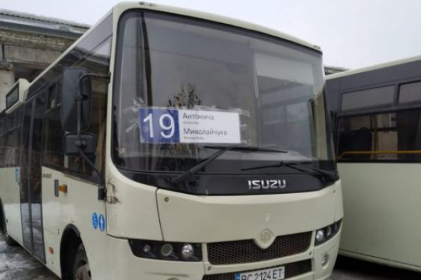 Автобуси №17, №19 та №27 курсуватимуть у Львові інакше