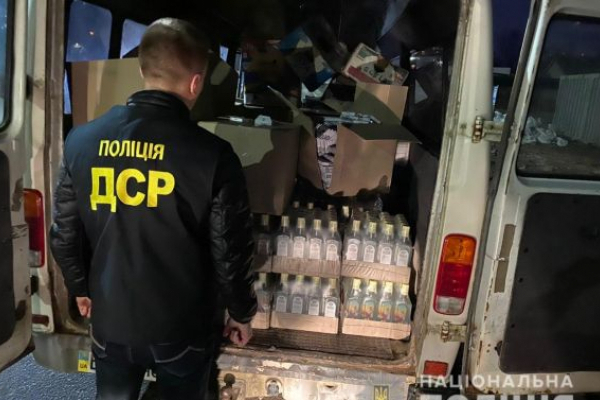 На Львівщині вилучили більше 2100 пляшок горілки