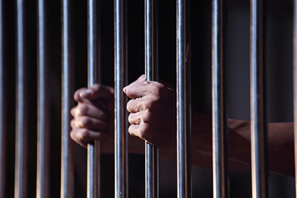 За вчинений грабіж двом жителям Червонограда загрожує до 6 років ув’язнення