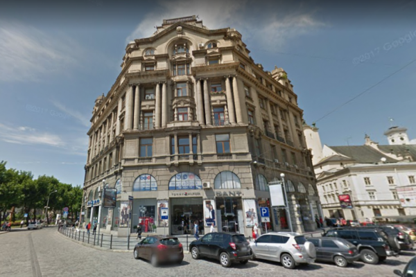У Львові хочуть потайки продати «Будинок книги»