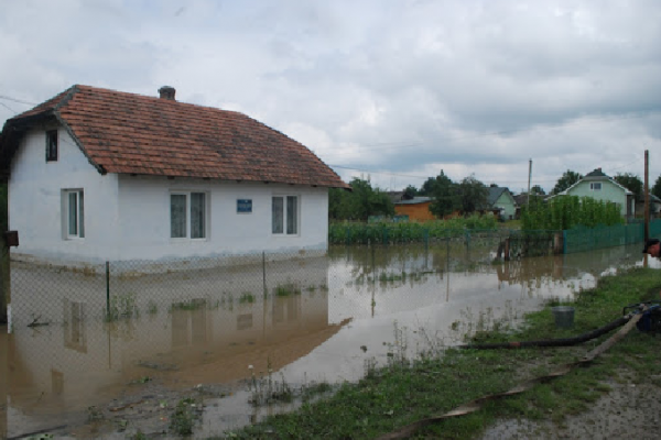 Штормове попередження на Львівщині: вода в річках підніметься до 2-х метрів